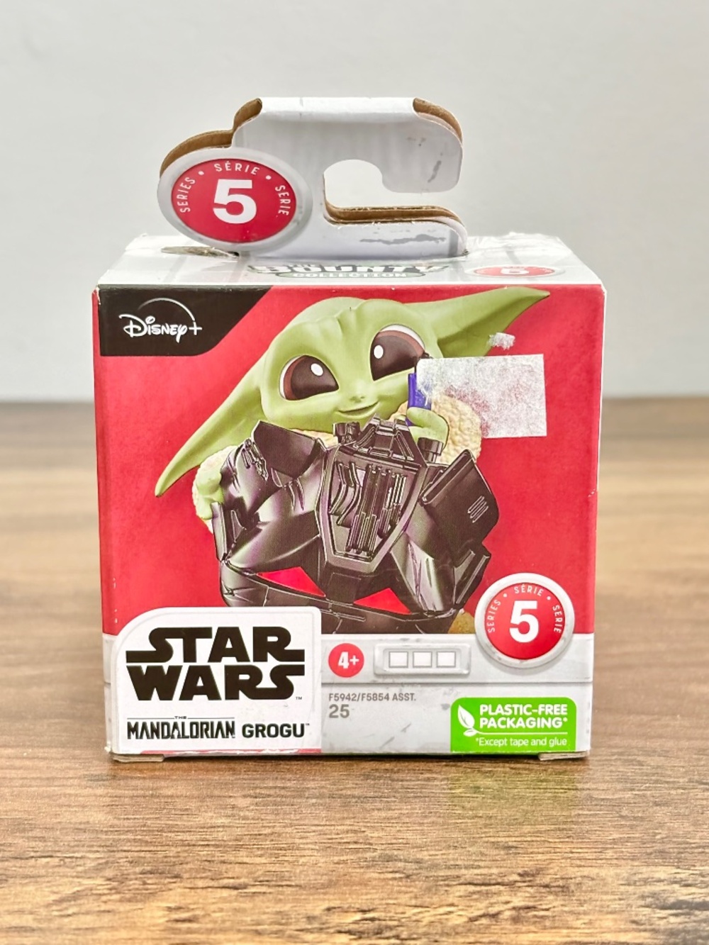 NEW Star Wars Bounty Collection Series 5 Grogu Helmet Hijinks Pose Mandalorian